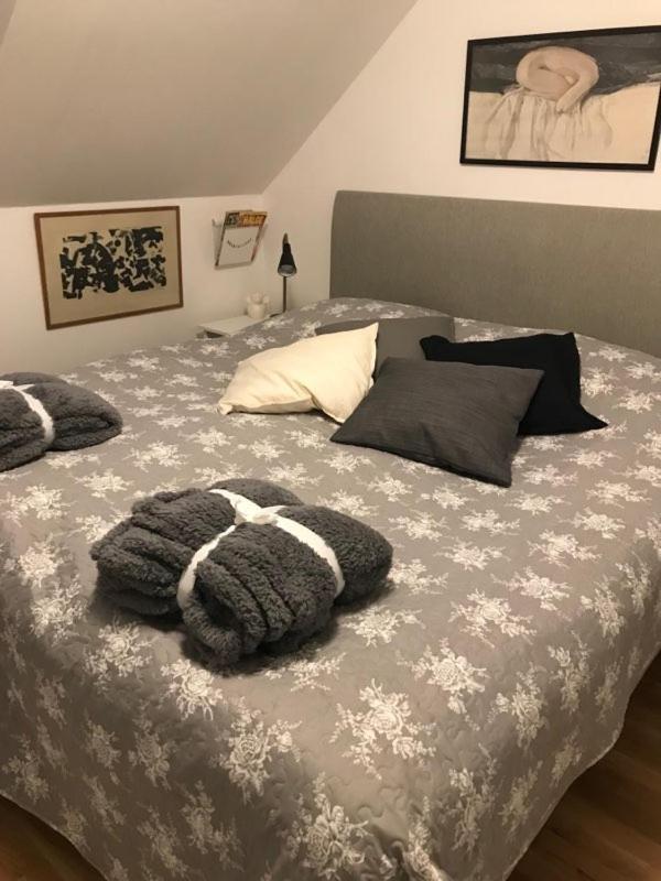 En Trappa Upp Apartment Malmo Bagian luar foto