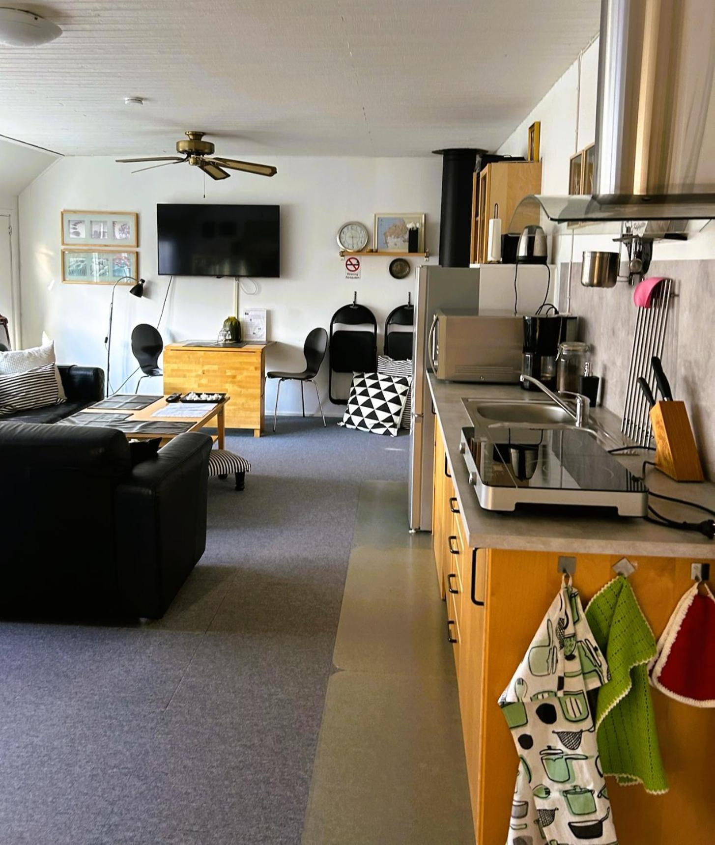En Trappa Upp Apartment Malmo Bagian luar foto